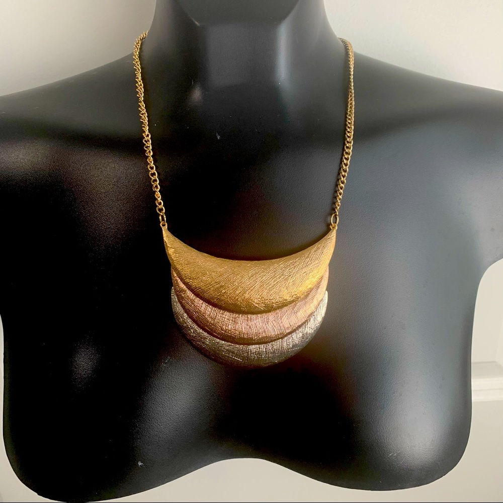 Statement necklace